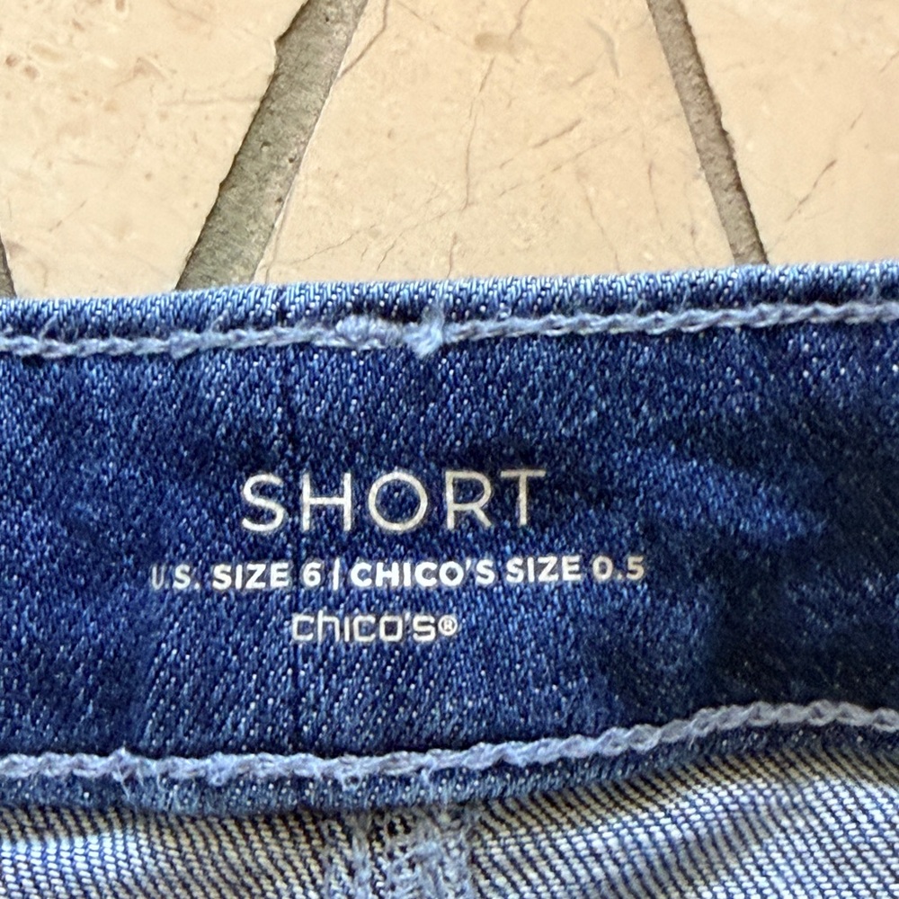 Chico's Denim Women's Shorts NWOT - Picture 5 of 7